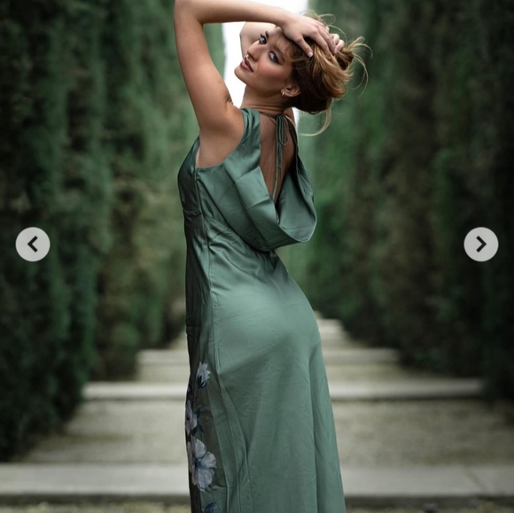 Abercrombie & Fitch Sage Green Maxi Dress with Side Floral Detail - Picture 5 of 6